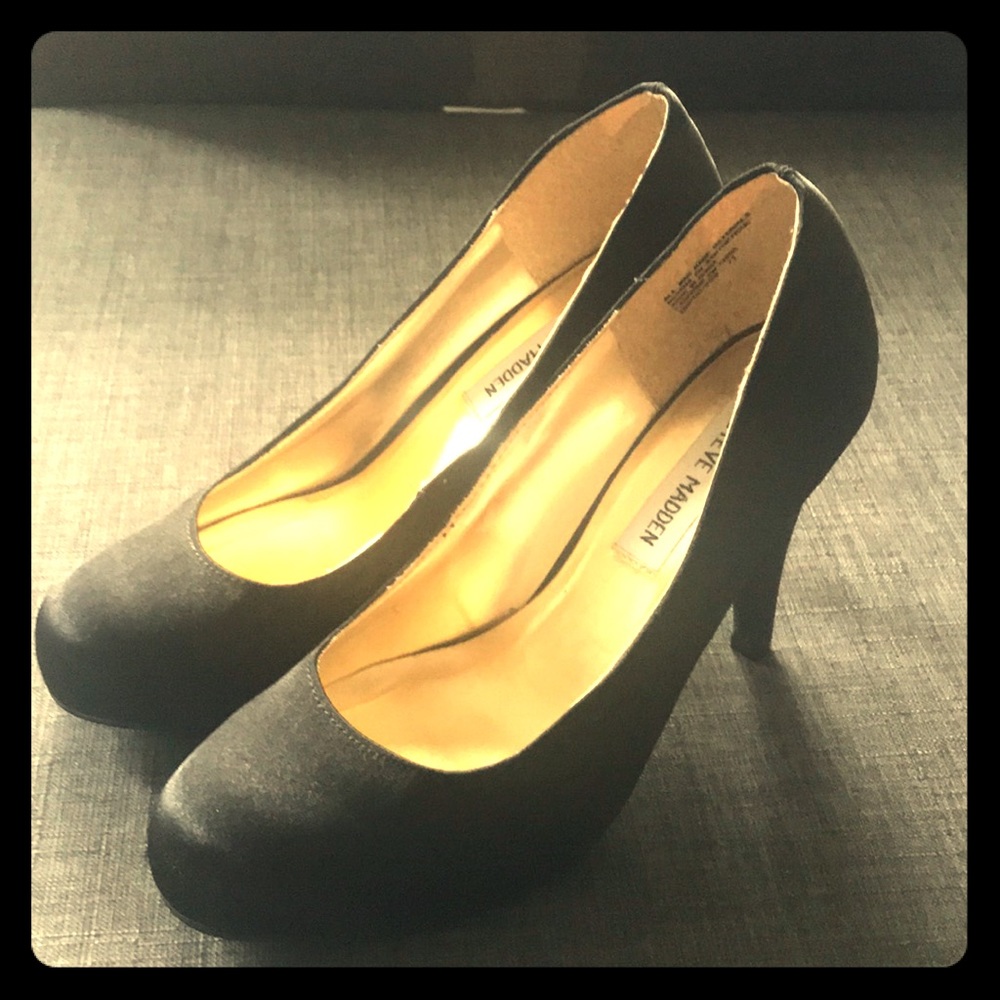 Steve Madden black satin pumps size 7.5